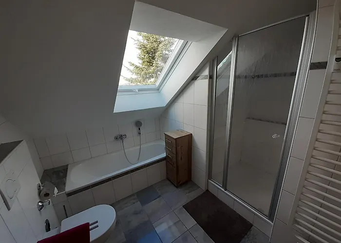 Steinhohle, Dg 45qm, 1 Schlafzimmer & 1 Wohn-esszimmer Mit Bett Apartament *