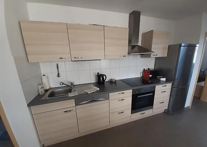 Steinhohle, Dg 45qm, 1 Schlafzimmer & 1 Wohn-esszimmer Mit Bett Apartament *